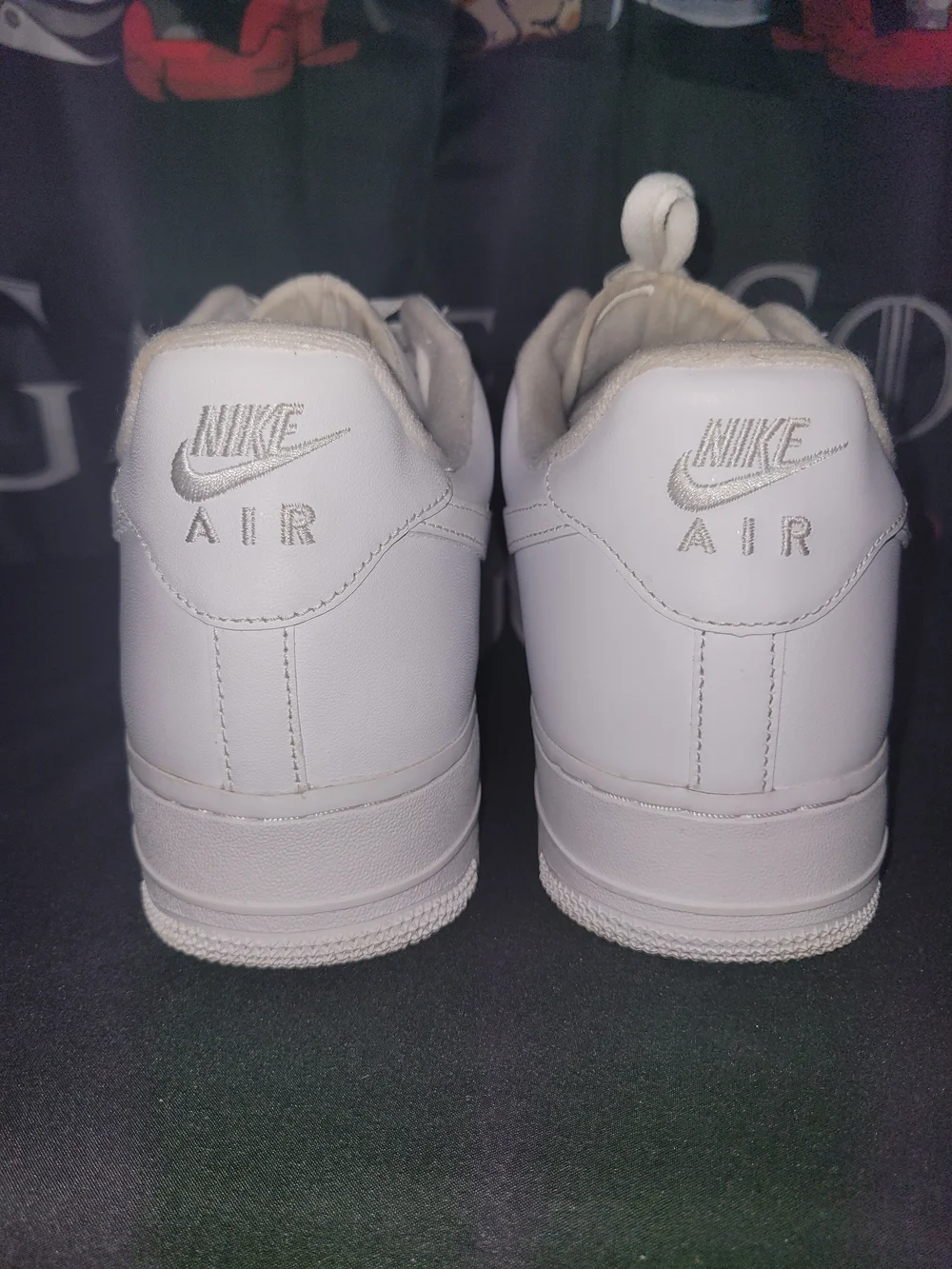 Nike Air Force 1 x Supreme White Sneakers